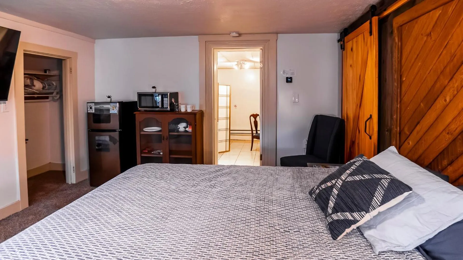 Studio Apt - Easy Access To City And Amazing View Pittsburgh 0*,  USA